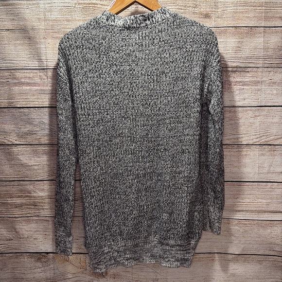 Guess Grey Sweater Size Small D-05 - Picture 7 of 7
